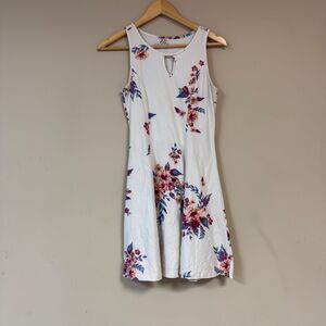 Floral Dress Women's Medium Sleeveless White Soft Stretch Summer Fit Flare Sun